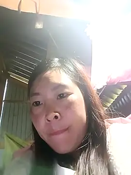 vivi cute online show from October 20, 2025, 2:12 am