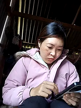 vivi cute online show from October 23, 2025, 1:16 am