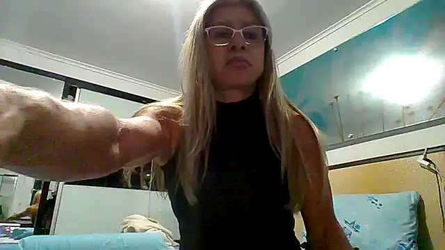 Snapshot of Mirianzapata_1 chatting on November 28, 2025, 10:45 pm Mirianzapata 1 online show from November 28, 2025, 10:45 pm