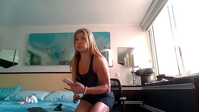 Snapshot of Mirianzapata_1 chatting on November 30, 2025, 6:23 pm Mirianzapata 1 online show from November 30, 2025, 6:23 pm