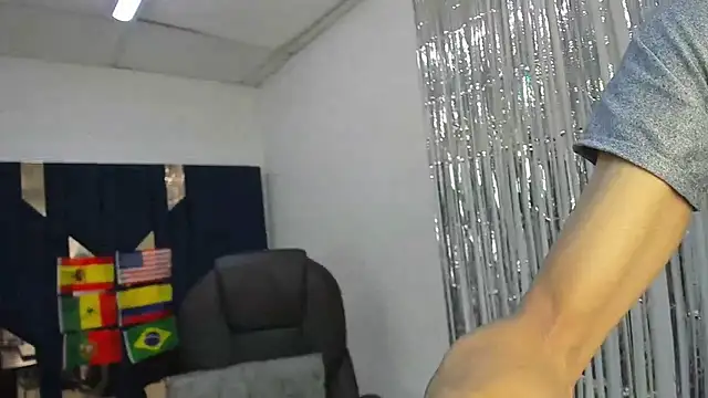 Aisha hotts777 online show from July 18, 2026, 6:23 pm