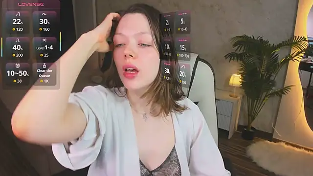 Snapshot of Lunar_Lily chatting on September 20, 2025, 5:41 am Lunar Lily online show from September 20, 2025, 5:41 am
