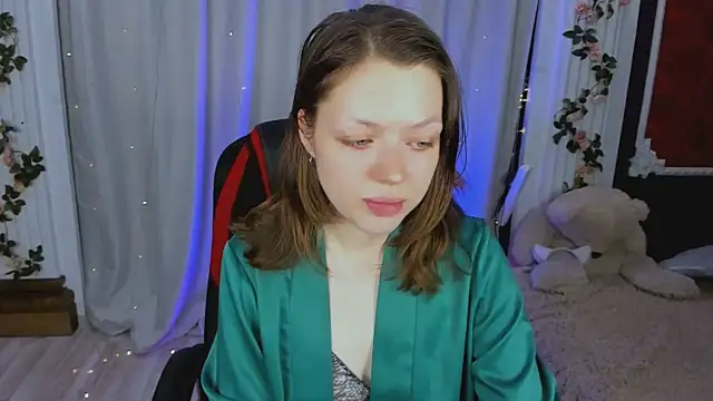 Snapshot of Lunar_Lily chatting on October 23, 2025, 5:40 am Lunar Lily online show from October 23, 2025, 5:40 am