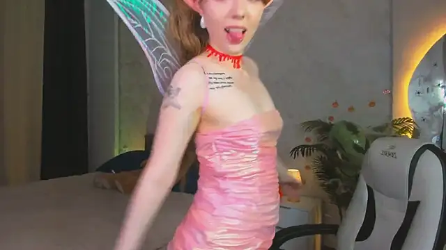 Snapshot of Lunar_Lily chatting on October 29, 2025, 6:26 am Lunar Lily online show from October 29, 2025, 6:26 am