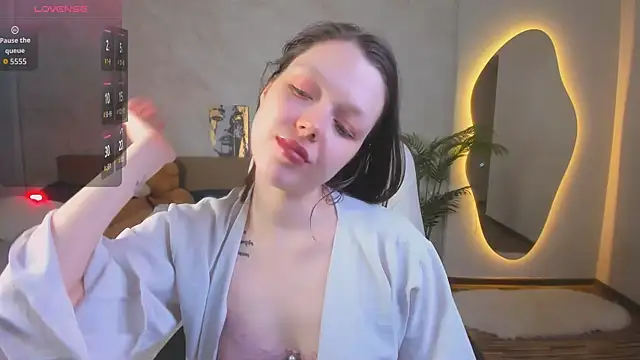 Lunar Lily online show from March 22, 2026, 5:33 am