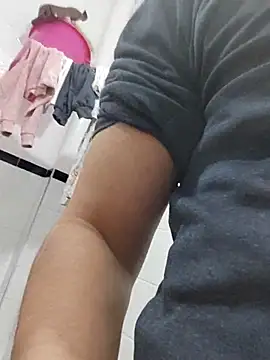 bilalbilal1 online show from November 17, 2025, 1:22 am