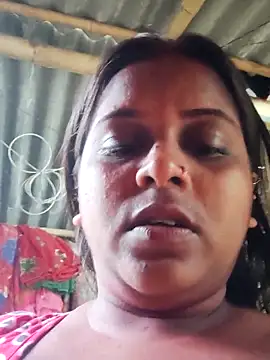 Hot-Show2 online show from October 4, 2025, 7:39 am