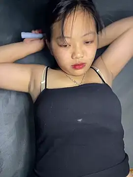 Lyrasss online show from October 28, 2025, 7:23 am