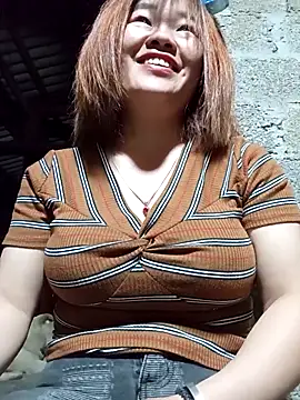 sukabae00 online show from April 19, 2026, 1:32 pm