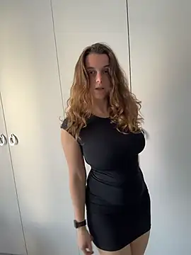 TenderLaGlamor online show from December 1, 2025, 12:10 pm