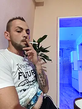 papichulo0099 online show from October 19, 2025, 4:13 am