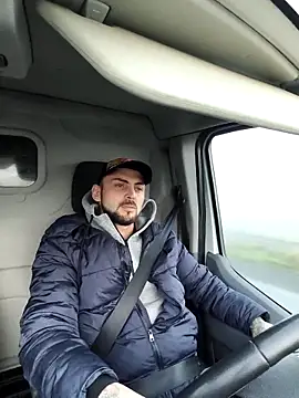 papichulo0099 online show from December 18, 2025, 6:30 am