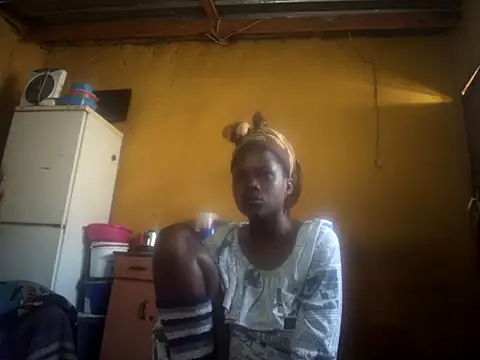 Caramelchick01 online show from October 3, 2025, 7:05 am