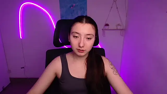 ScarlettVibe  online show from November 7, 2025, 12:16 pm