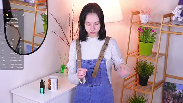 SuzanneHowse online show from February 4, 2026, 3:12 am