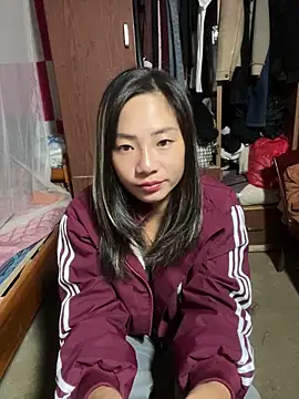 AAANINE22 online show from October 9, 2025, 12:58 pm