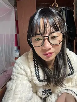 AAANINE22 online show from October 10, 2025, 2:27 pm