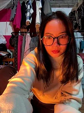 AAANINE22 online show from November 3, 2025, 5:52 am