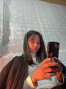 AAANINE22 online show from November 8, 2025, 2:50 pm