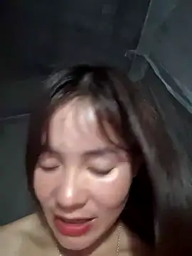 Snapshot of TinTim02 chatting on April 1, 2026, 11:33 am TinTim02 online show from April 1, 2026, 11:33 am