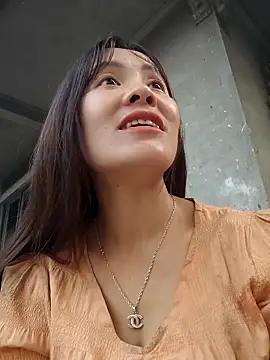 Snapshot of TinTim02 chatting on April 3, 2026, 10:57 am TinTim02 online show from April 3, 2026, 10:57 am