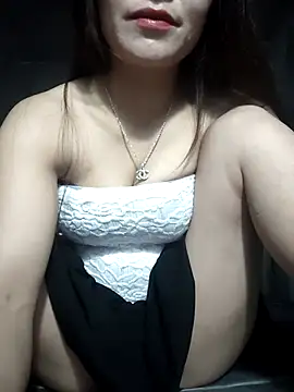 Snapshot of TinTim02 chatting on April 11, 2026, 2:43 pm TinTim02 online show from April 11, 2026, 2:43 pm