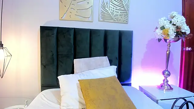 SagiraBelle online show from December 15, 2025, 6:12 pm