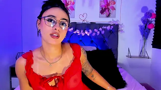 SagiraBelle online show from April 15, 2026, 5:42 pm