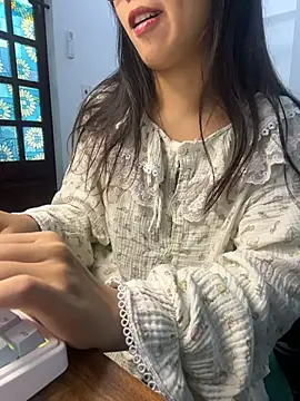 bunny b4nny online show from November 28, 2025, 6:16 am