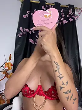 Snapshot of Scarlett05 chatting on April 17, 2026, 2:03 am Scarlett05 online show from April 17, 2026, 2:03 am