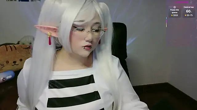 Snapshot of Livelle69 chatting on April 4, 2026, 9:45 pm Livelle69 online show from April 4, 2026, 9:45 pm