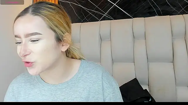 kristal joi dl online show from November 12, 2025, 12:38 pm