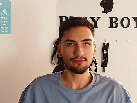 AlekRuizx online show from October 10, 2025, 2:27 pm