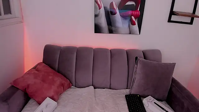 Mia zafir online show from September 9, 2025, 1:32 pm