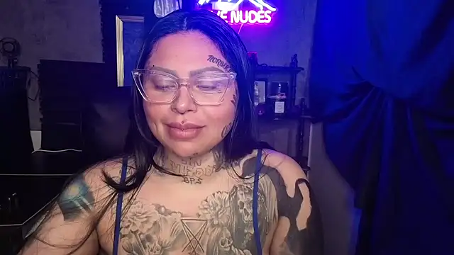 chicanachic13 online show from February 7, 2026, 1:09 am