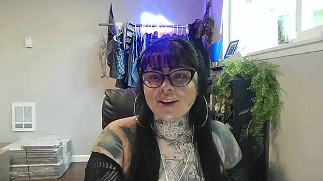 chicanachic13 online show from May 24, 2026, 9:31 pm