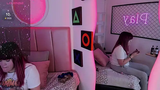 evaa jones1 online show from September 24, 2025, 5:00 am