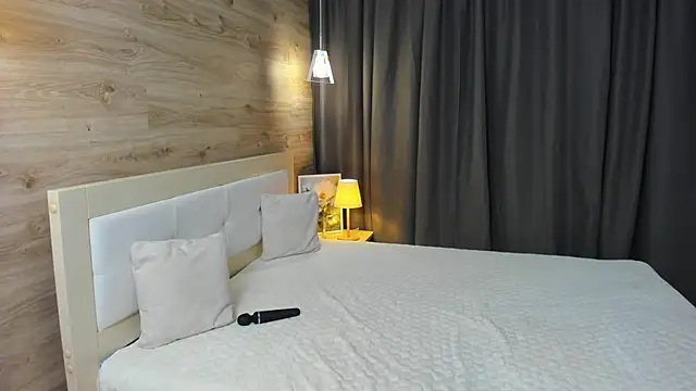 Babyy Lynaa online show from October 15, 2025, 5:40 am