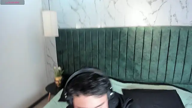 AustinJones  online show from February 20, 2026, 7:36 pm