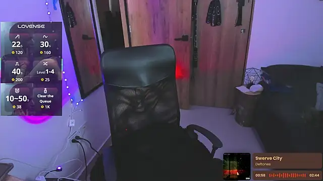 starrraura online show from November 14, 2025, 6:50 pm