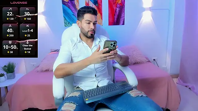 Snapshot of ZarekFox chatting on October 11, 2025, 1:31 pm ZarekFox online show from October 11, 2025, 1:31 pm