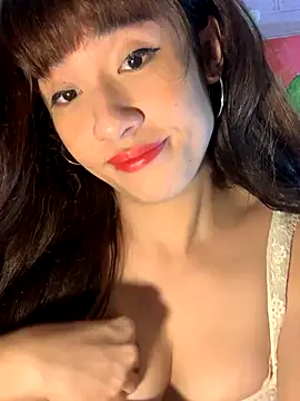 Snapshot of SassyLaurier chatting on September 21, 2025, 7:59 pm SassyLaurier online show from September 21, 2025, 7:59 pm