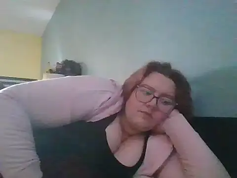Snapshot of XEmoxkittyx chatting on July 14, 2026, 4:45 pm XEmoxkittyx online show from July 14, 2026, 4:45 pm