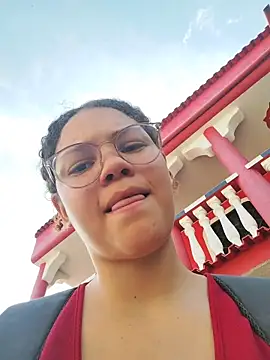 SirenRouge 69 online show from April 4, 2026, 8:50 pm