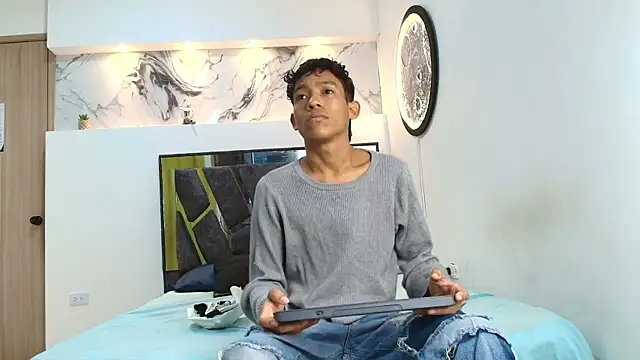 Snapshot of BEAUTY_BOYS1 chatting on November 3, 2025, 7:20 am BEAUTY BOYS1 online show from November 3, 2025, 7:20 am