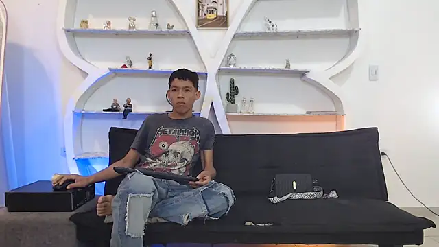 Snapshot of BEAUTY_BOYS1 chatting on November 14, 2025, 7:18 am BEAUTY BOYS1 online show from November 14, 2025, 7:18 am