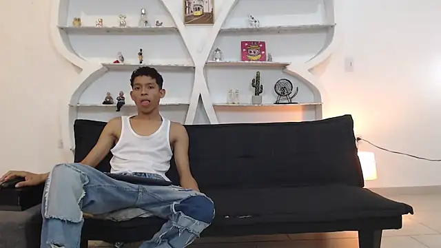 Snapshot of BEAUTY_BOYS1 chatting on November 20, 2025, 7:30 am BEAUTY BOYS1 online show from November 20, 2025, 7:30 am