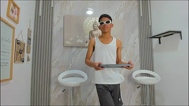 Snapshot of BEAUTY_BOYS1 chatting on January 15, 2026, 7:24 am BEAUTY BOYS1 online show from January 15, 2026, 7:24 am