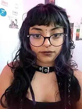 Snapshot of Kirmy_mi chatting on September 18, 2025, 5:48 pm Kirmy mi online show from September 18, 2025, 5:48 pm