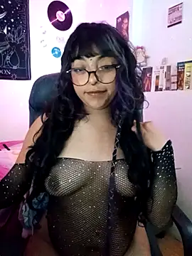 Snapshot of Kirmy_mi chatting on October 8, 2025, 9:23 pm Kirmy mi online show from October 8, 2025, 9:23 pm